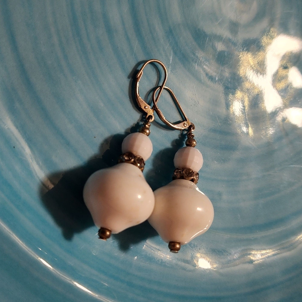 WHITE & SILVER EARRINGS